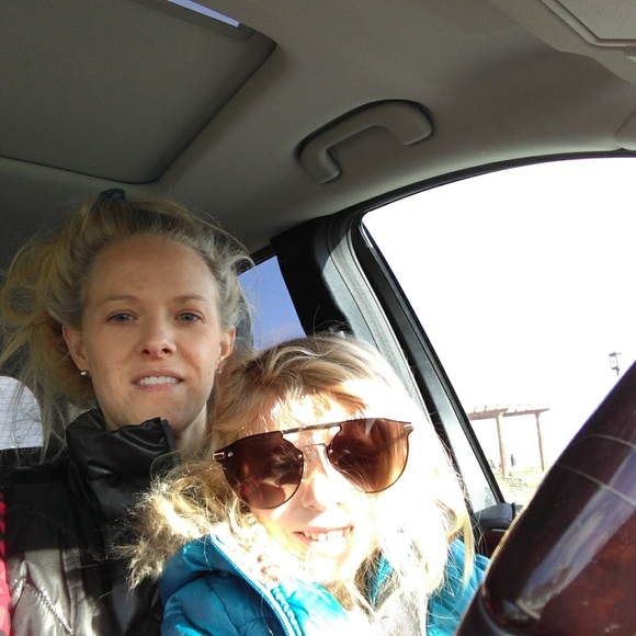 Meet Your Posher - Picture 3 of 6